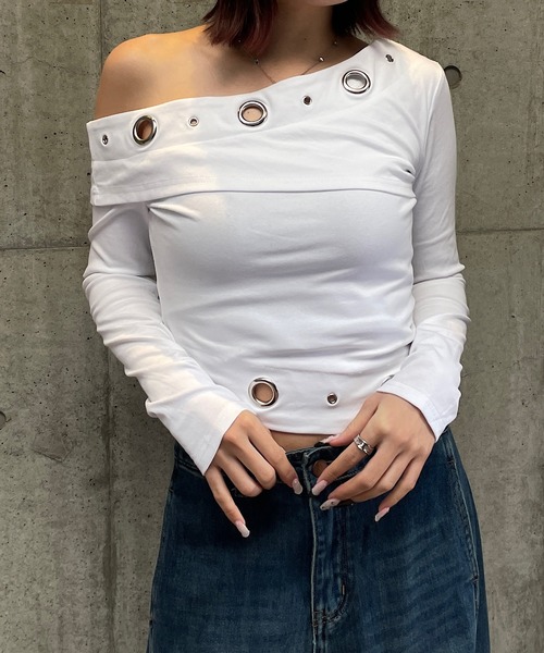 ROGER AND RAW(ロジャーアンドロウ)の「アイレットデザインワンショルダートップス(Tシャツ/カットソー・レディース・グレー/ブラック/ホワイト・FREE)」の17枚目の写真