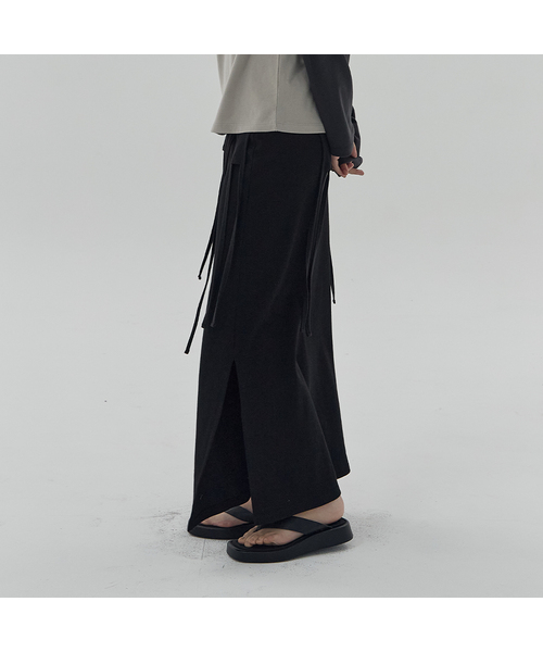 DEARSTALKER(ディアストーカー)の「D. BASIC SIDE SLIT MAXI SKIRT - 2 COLOR(スカート・レディース・ライトグレー/ブラック・FREE)」の2枚目の写真