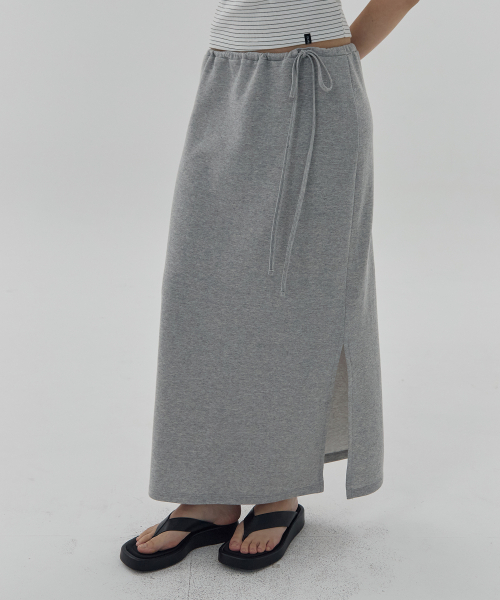 DEARSTALKER(ディアストーカー)の「D. BASIC SIDE SLIT MAXI SKIRT - 2 COLOR(スカート・レディース・ライトグレー/ブラック・FREE)」の3枚目の写真