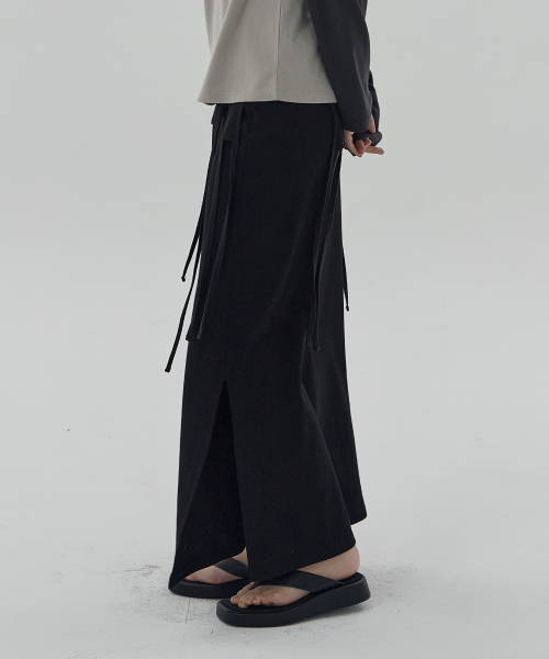 DEARSTALKER(ディアストーカー)の「D. BASIC SIDE SLIT MAXI SKIRT - 2 COLOR(スカート・レディース・ライトグレー/ブラック・FREE)」の4枚目の写真