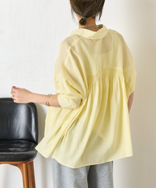 Jena espace merveilleux（ジェナ　エスパスメルヴェイユ）の「【WEB限定カラー/リバイバル】バックシャーリングシャツ（シャツ/ブラウス・レディース・チャコールグレー/パープル/グレー/オフホワイト/イエロー・FREE）」の5枚目の写真