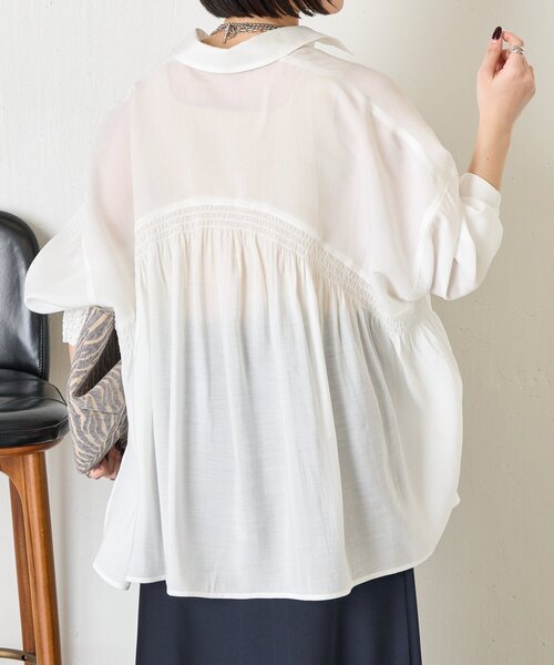 Jena espace merveilleux(ジェナ エスパスメルヴェイユ)の「【ドライタッチ/通気性◎】バックシャーリングシャツ(シャツ/ブラウス・レディース・チャコールグレー/パープル/グレー/オフホワイト/イエロー・FREE)」の16枚目の写真