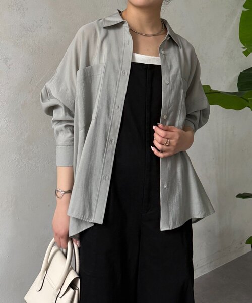 Jena espace merveilleux(ジェナ エスパスメルヴェイユ)の「【ドライタッチ/通気性◎】バックシャーリングシャツ(シャツ/ブラウス・レディース・チャコールグレー/パープル/グレー/オフホワイト/イエロー・FREE)」の21枚目の写真