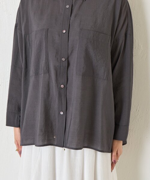 Jena espace merveilleux（ジェナ　エスパスメルヴェイユ）の「【WEB限定カラー/リバイバル】バックシャーリングシャツ（シャツ/ブラウス・レディース・チャコールグレー/パープル/グレー/オフホワイト/イエロー・FREE）」の17枚目の写真