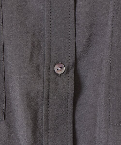 Jena espace merveilleux（ジェナ　エスパスメルヴェイユ）の「【WEB限定カラー/リバイバル】バックシャーリングシャツ（シャツ/ブラウス・レディース・チャコールグレー/パープル/グレー/オフホワイト/イエロー・FREE）」の18枚目の写真