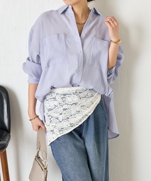 Jena espace merveilleux（ジェナ　エスパスメルヴェイユ）の「【WEB限定カラー/リバイバル】バックシャーリングシャツ（シャツ/ブラウス・レディース・チャコールグレー/パープル/グレー/オフホワイト/イエロー・FREE）」の6枚目の写真