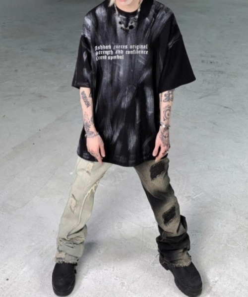 lilful(リルフル)の「【26年春夏新作】ペイントスプレー風レターリングプリントワッフルチェックTシャツ(Tシャツ/カットソー・メンズ・ブラック/ホワイト・M/L)」の7枚目の写真
