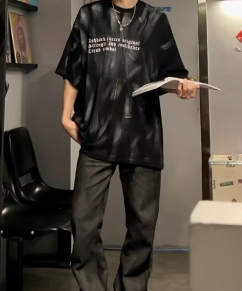 lilful(リルフル)の「【26年春夏新作】ペイントスプレー風レターリングプリントワッフルチェックTシャツ(Tシャツ/カットソー・メンズ・ブラック/ホワイト・M/L)」の8枚目の写真