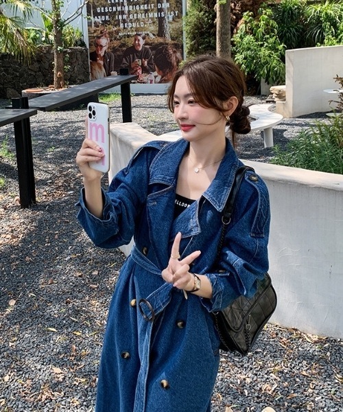 I.O.E(アイオイ)の「デニム トレンチコート ロング丈(トレンチコート・レディース・ブルー・LARGE/MEDIUM/X-LARGE)」の16枚目の写真