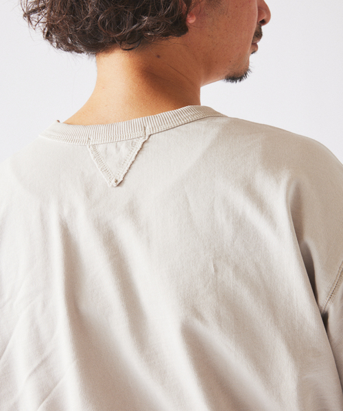 JOURNAL STANDARD relume（ジャーナルスタンダード　レリューム）の「ラフカット ミニ裏毛 半袖スウェット（Tシャツ/カットソー・メンズ・ブラック/シャーベット/バーガンディー/ベージュ系その他/ラベンダー・MEDIUM/LARGE）」の15枚目の写真