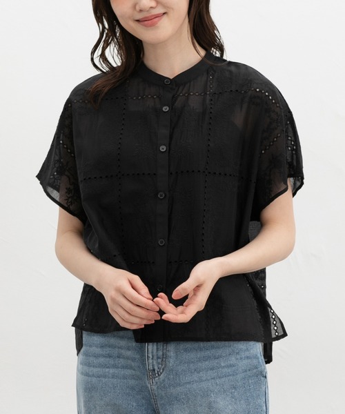 Honeys(ハニーズ)の「刺繍バンドカラーブラウス(シャツ/ブラウス・レディース・アイボリー/ブラック/ブルー・L/M/S)」の8枚目の写真