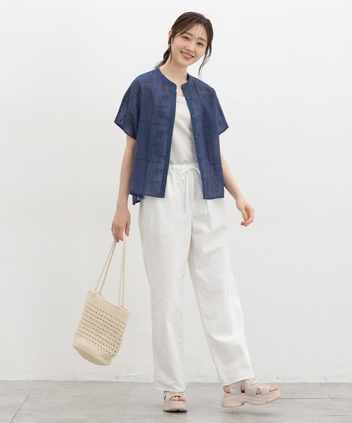 Honeys(ハニーズ)の「刺繍バンドカラーブラウス(シャツ/ブラウス・レディース・アイボリー/ブラック/ブルー・L/M/S)」の9枚目の写真
