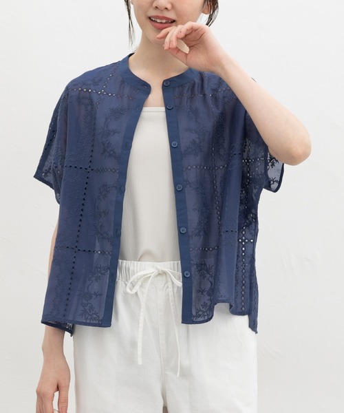 Honeys(ハニーズ)の「刺繍バンドカラーブラウス(シャツ/ブラウス・レディース・アイボリー/ブラック/ブルー・L/M/S)」の10枚目の写真