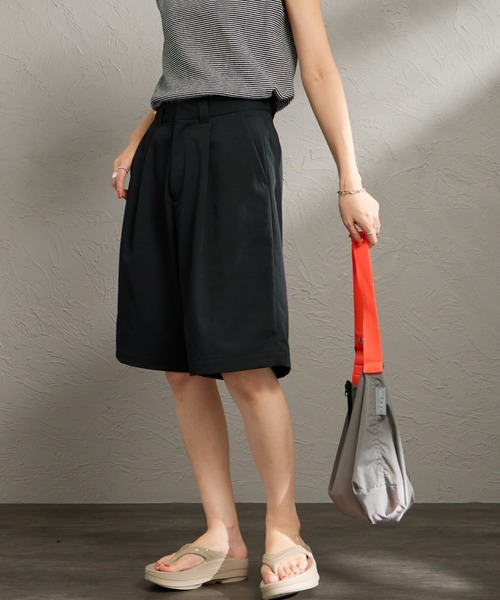 FRED PERRY（フレッドペリー）の「【WEB先行予約】[FRED PERRY/フレッドペリー]  ワンポイントロゴ刺繍 テニストラウザーバミューダショーツ（その他パンツ・レディース・ブラック/キャメル・L/M/S/XS）」の5枚目の写真