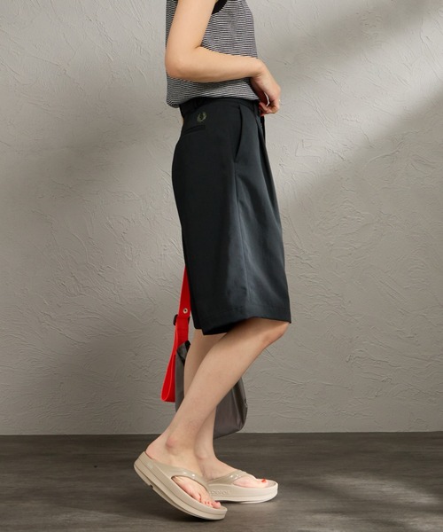 FRED PERRY（フレッドペリー）の「【WEB先行予約】[FRED PERRY/フレッドペリー]  ワンポイントロゴ刺繍 テニストラウザーバミューダショーツ（その他パンツ・レディース・ブラック/キャメル・L/M/S/XS）」の6枚目の写真