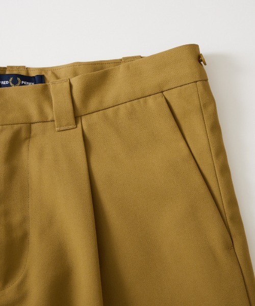FRED PERRY（フレッドペリー）の「【WEB先行予約】[FRED PERRY/フレッドペリー]  ワンポイントロゴ刺繍 テニストラウザーバミューダショーツ（その他パンツ・レディース・ブラック/キャメル・L/M/S/XS）」の20枚目の写真