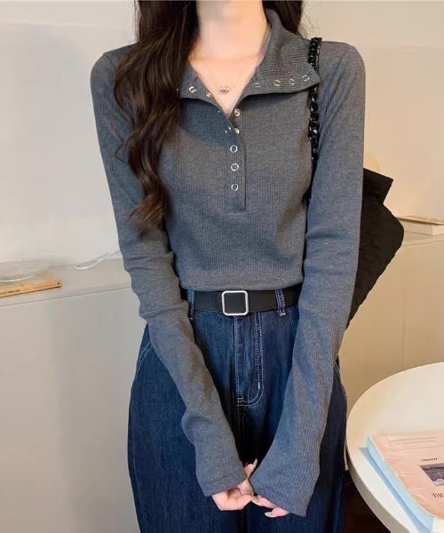 Alvia(アルビア)の「リブTシャツ レディース 長袖 無地 スナップボタン付き スリムフィット カジュアルトップス(Tシャツ/カットソー・レディース・アイボリー/ダークグレー・M)」の9枚目の写真