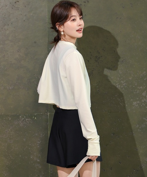 TeddyShop（テディショップ）の「【紫外線遮蔽率99.9%以上/UPF50+/大きいサイズ有】長袖クロップド丈ラッシュガードトップス+インパン付きタンキニ 3点セット レディース（水着・レディース・ブラック×カーキ/ホワイト系その他/グレー系その他・S/LL/L/M）」の7枚目の写真