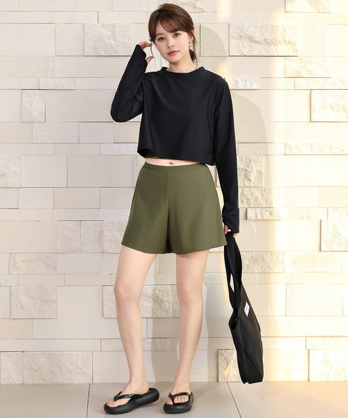 TeddyShop（テディショップ）の「【紫外線遮蔽率99.9%以上/UPF50+/大きいサイズ有】長袖クロップド丈ラッシュガードトップス+インパン付きタンキニ 3点セット レディース（水着・レディース・ブラック×カーキ/ホワイト系その他/グレー系その他・S/LL/L/M）」の20枚目の写真