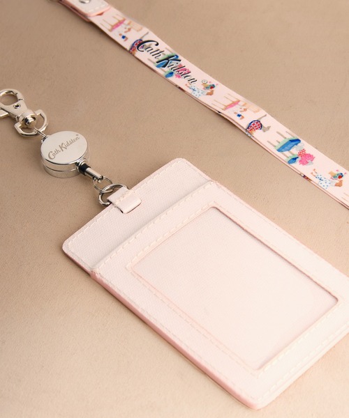 Cath Kidston（キャスキッドソン）の「ランヤード Hackney Dogs（パスケース・レディース・クリーム・FREE）」の3枚目の写真