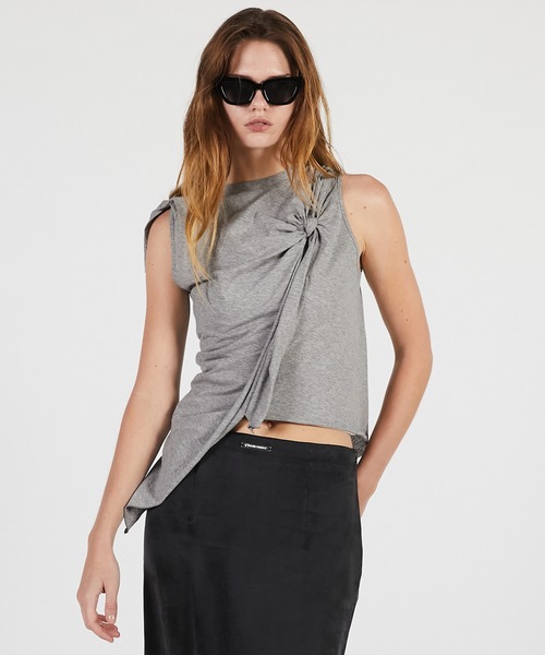 PRANK PROJECT（プランクプロジェクト）の「【2026Summer Pre-Order】アシンメトリーノットトップ / Asymmetrical Knot Top（Tシャツ/カットソー・レディース・レッド/グレー/ブラック・FREE）」の22枚目の写真