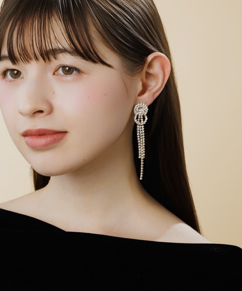 LA MUe(ラミュー)の「【LA MUE】サークル ビジュー ロングピアス(ピアス(両耳用)・レディース・ゴールド/シルバー・FREE)」の5枚目の写真