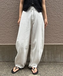 アシンメトリーバレルレッグパンツ