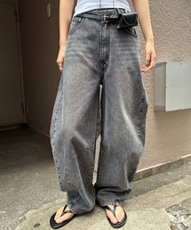 AIC. | アシンメトリーバレルレッグパンツ(デニムパンツ)