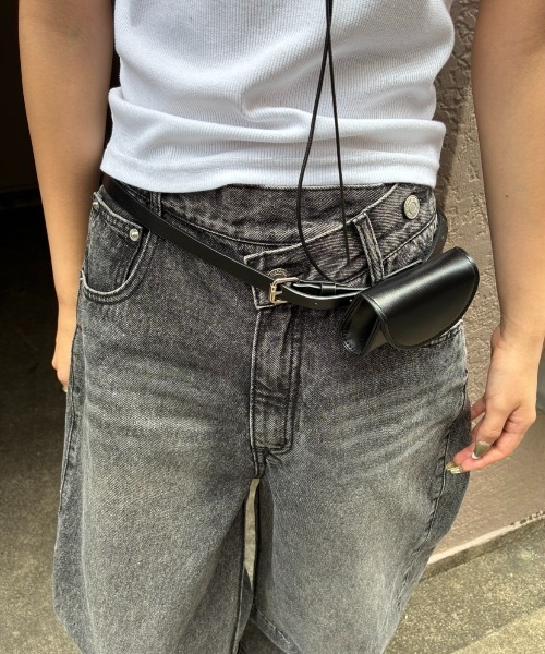 AIC.(エーアイシー)の「アシンメトリーバレルレッグパンツ(デニムパンツ・レディース・ブラック/オフホワイト/ブラウン・SMALL/MEDIUM)」の12枚目の写真