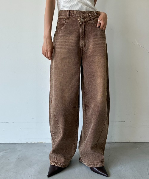 AIC.(エーアイシー)の「アシンメトリーバレルレッグパンツ(デニムパンツ・レディース・ブラック/オフホワイト/ブラウン・SMALL/MEDIUM)」の18枚目の写真
