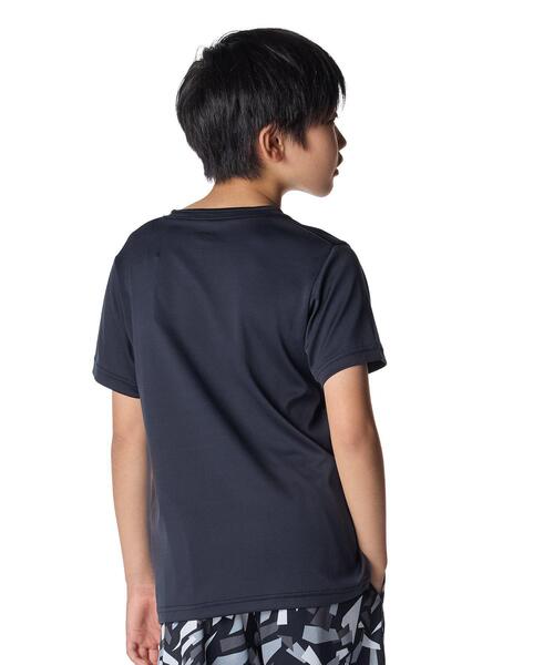 UNDER ARMOUR（アンダーアーマー）の「UAクール ショートスリーブ Tシャツ（トレーニング/キッズ）（Tシャツ/カットソー・キッズ・ブラック・160cm/120cm/140cm/130cm/150cm）」の2枚目の写真