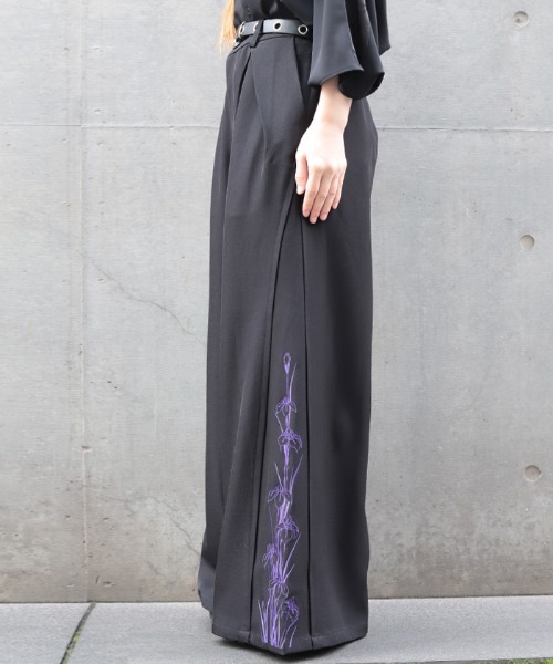 REZEN(リゼン)の「菖蒲刺繍ワイドパンツ(その他パンツ・メンズ・レッドパープル/ピンク/ライトグレー・SMALL/MEDIUM/LARGE)」の5枚目の写真