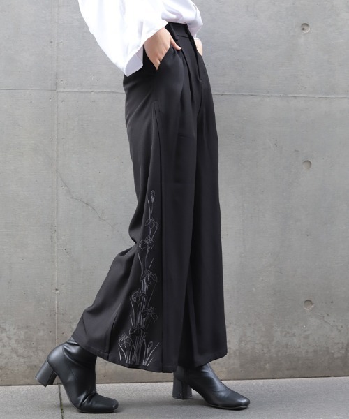 REZEN(リゼン)の「菖蒲刺繍ワイドパンツ(その他パンツ・メンズ・レッドパープル/ピンク/ライトグレー・SMALL/MEDIUM/LARGE)」の9枚目の写真
