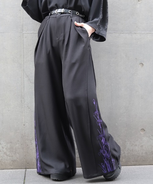 REZEN(リゼン)の「菖蒲刺繍ワイドパンツ(その他パンツ・メンズ・レッドパープル/ピンク/ライトグレー・SMALL/MEDIUM/LARGE)」の4枚目の写真