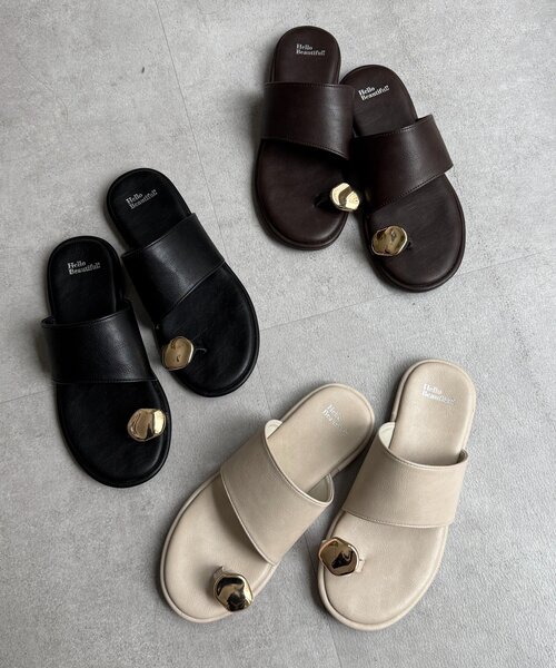 DouDou(ドゥドゥ)の「GOLDモチーフトングサンダル(サンダル・レディース・オフホワイト/ブラウン/ブラック・23.5cm/24.5cm)」の3枚目の写真