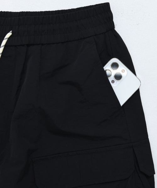 ARULE(アルール)の「『ARULE/アルール』2WAYナイロンカーゴパンツ【CN】【GC】(カーゴパンツ・メンズ・ブラック・L/XL/3L)」の14枚目の写真