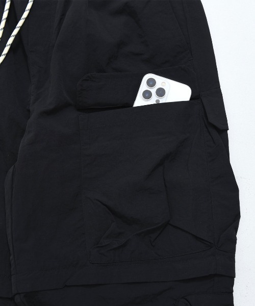 ARULE(アルール)の「『ARULE/アルール』2WAYナイロンカーゴパンツ【CN】【GC】(カーゴパンツ・メンズ・ブラック・L/XL/3L)」の15枚目の写真