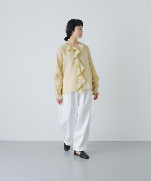 かぐれ（カグレ）の「ライトリネンフリルカラーシャツ（シャツ/ブラウス・レディース・ブルー/ライトグレー/イエロー・FREE）」の6枚目の写真