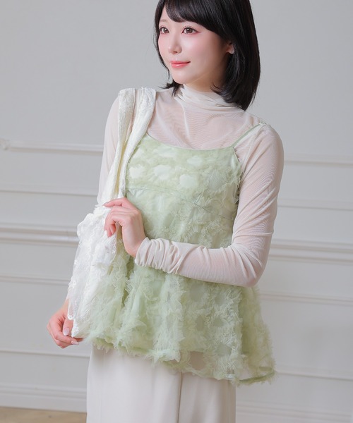 Anely(アネリー)の「フェザー風 フリンジ フレア キャミソール(キャミソール・レディース・アイボリー/ライトグリーン・FREE)」の2枚目の写真