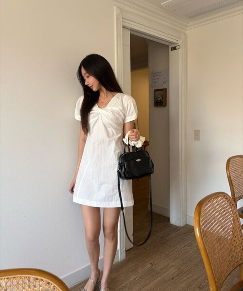 DEHEVE（デヘヴェ）の「Twist Flare Mini Dress [Ivory]（ワンピース・レディース・アイボリー・SMALL/MEDIUM）」の15枚目の写真