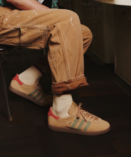 adidas(アディダス)の「【BILLY'S EXCLUSIVE】OSAKA KK0437(スニーカー・メンズ・ブラウン・26.0cm/23.0cm/22.5cm/25.5cm/25.0cm/24.5cm/24.0cm/23.5cm/30.0cm/29.0cm/28.5cm/28.0cm/27.5cm/27.0cm/26.5cm)」の2枚目の写真