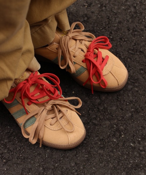 adidas(アディダス)の「【BILLY'S EXCLUSIVE】OSAKA KK0437(スニーカー・メンズ・ブラウン・26.0cm/23.0cm/22.5cm/25.5cm/25.0cm/24.5cm/24.0cm/23.5cm/30.0cm/29.0cm/28.5cm/28.0cm/27.5cm/27.0cm/26.5cm)」の3枚目の写真