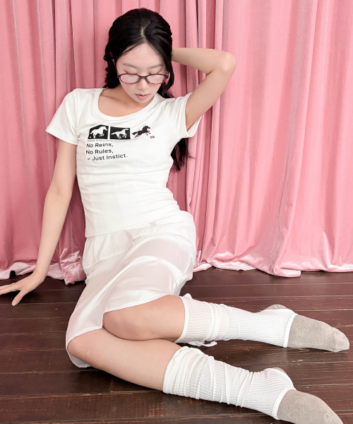 CHICKS(チックス)の「ニョンイXチックス ノーレインズ ドット ホース スリム 半袖Tシャツ ホワイト(Tシャツ/カットソー・レディース・ホワイト・ONE SIZE)」の7枚目の写真