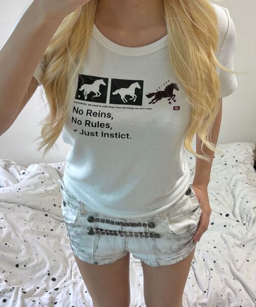 CHICKS(チックス)の「ニョンイXチックス ノーレインズ ドット ホース スリム 半袖Tシャツ ホワイト(Tシャツ/カットソー・レディース・ホワイト・ONE SIZE)」の12枚目の写真