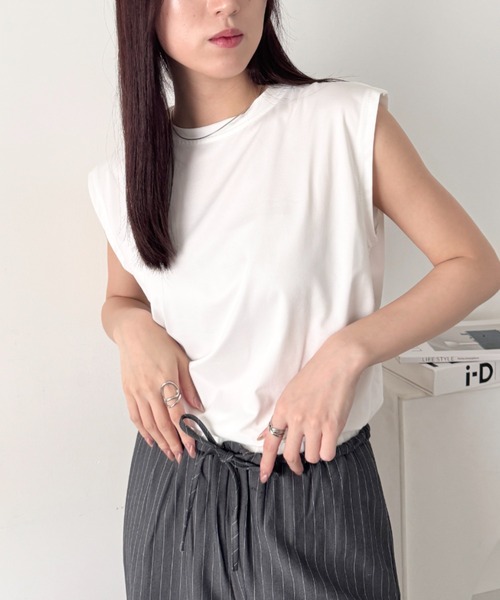 LOVALOT(ラバロット)の「クルーネック ノースリーブT(Tシャツ/カットソー・レディース・ブラウン/ブルー/ブラック/ホワイト・FREE)」の1枚目の写真