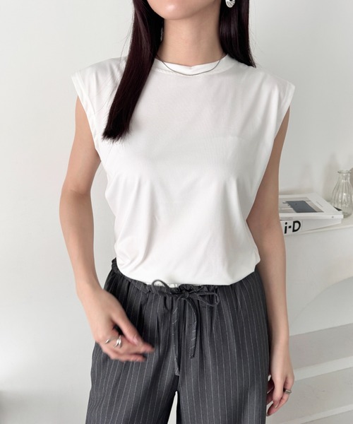 LOVALOT(ラバロット)の「クルーネック ノースリーブT(Tシャツ/カットソー・レディース・ブラウン/ブルー/ブラック/ホワイト・FREE)」の8枚目の写真