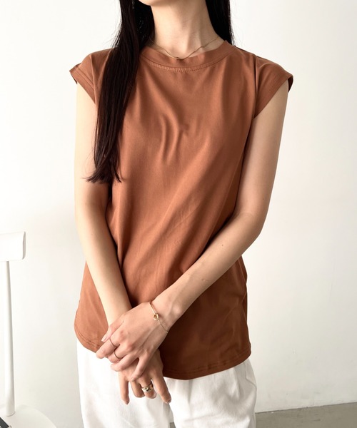 LOVALOT(ラバロット)の「クルーネック ノースリーブT(Tシャツ/カットソー・レディース・ブラウン/ブルー/ブラック/ホワイト・FREE)」の18枚目の写真