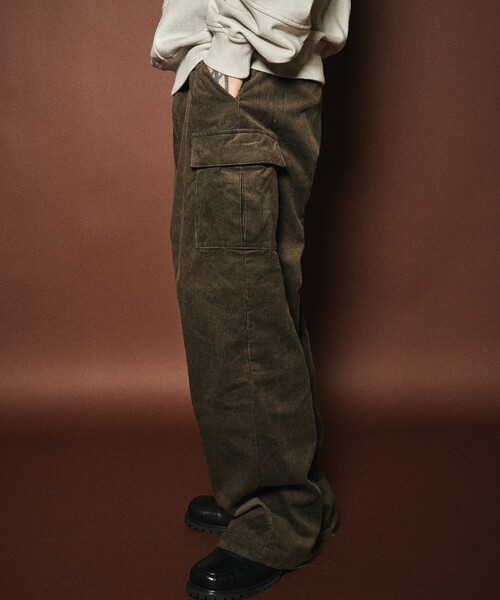 Subciety（サブサエティ）の「Corduroy cargo slacks（カーゴパンツ・メンズ・ブラック/ブラウン・MEDIUM/LARGE/X-LARGE/X-SMALL/SMALL）」の15枚目の写真