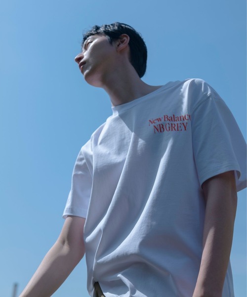 NEW BALANCE（ニューバランス）の「NB GREY グラフィックロゴショートスリーブTシャツ（Tシャツ/カットソー・メンズ・ホワイト/チャコールグレー・SMALL/MEDIUM/LARGE/X-LARGE/XX-LARGE）」の12枚目の写真