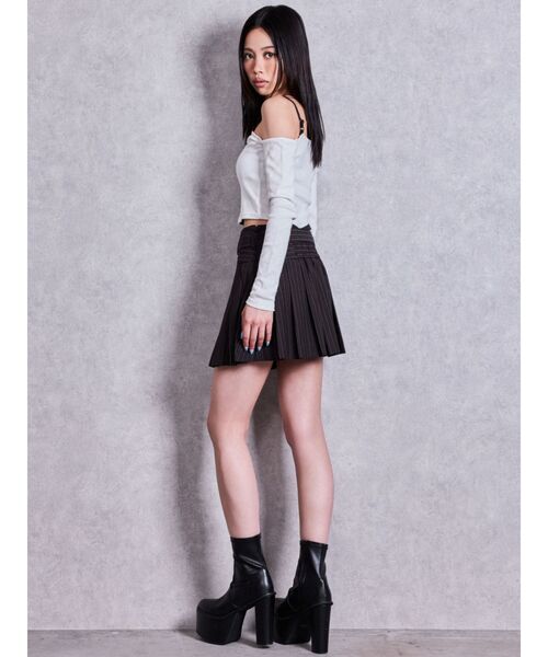 GYDA(ジェイダ)の「Bratlisted Bebeワンショルデザイントップス(Tシャツ/カットソー・レディース・グレー/ブラック/オフホワイト・FREE)」の16枚目の写真